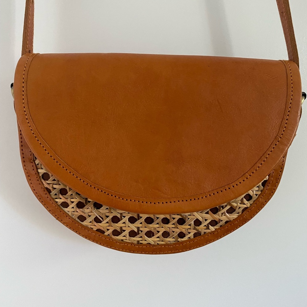 VINTAGE Style BOHO woven cane and leather handbag, lovely style. - Picture 2 of 5